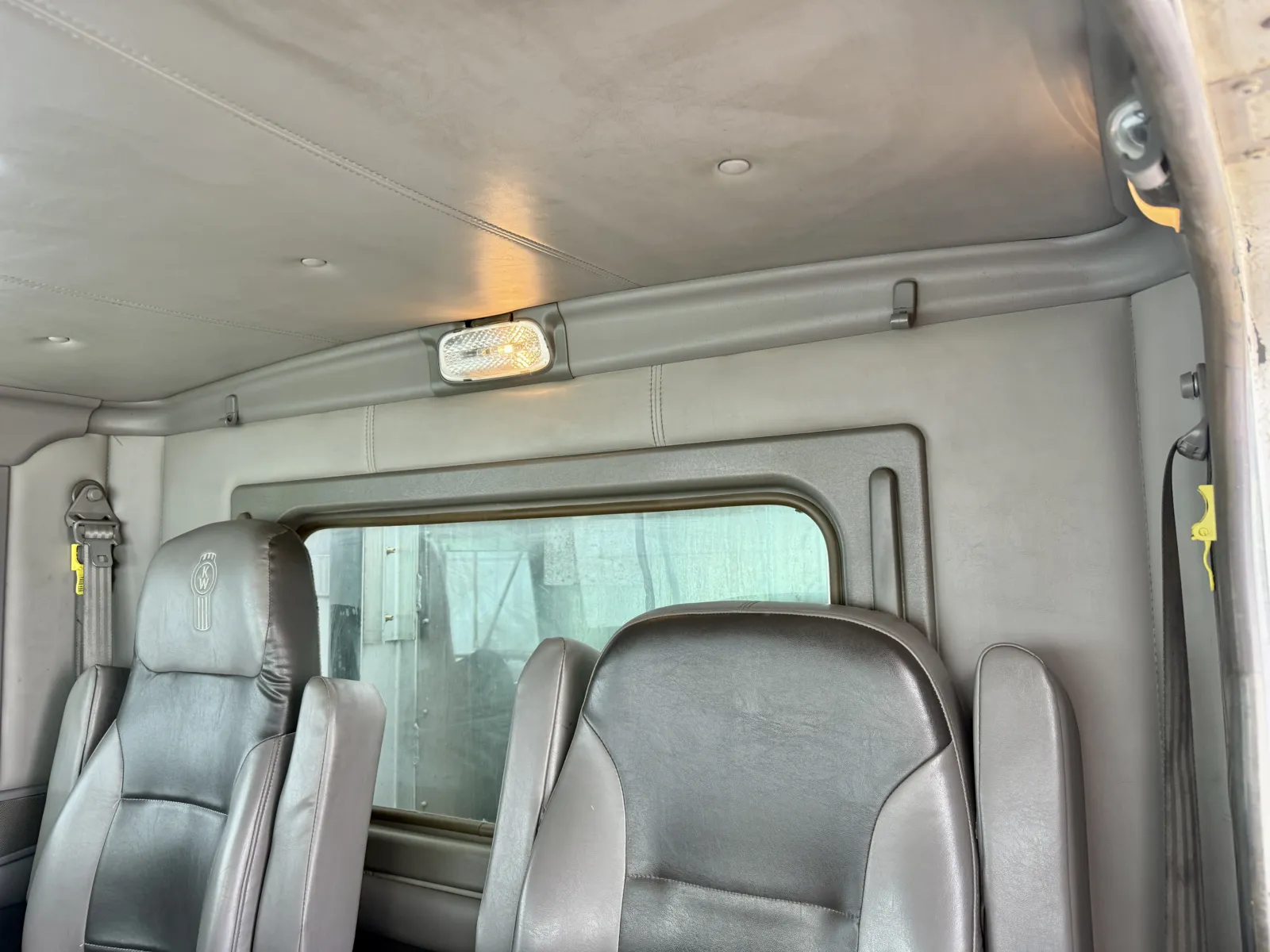 2012 Kenworth T800 - image 20