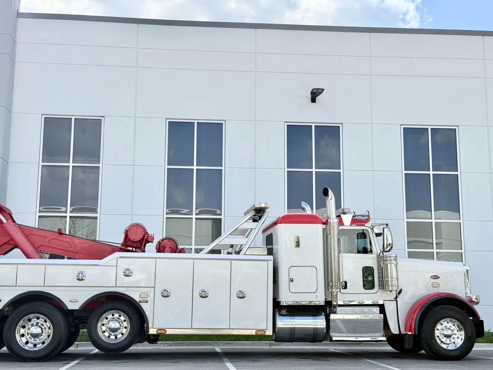 2017 Peterbilt 389 - image 7