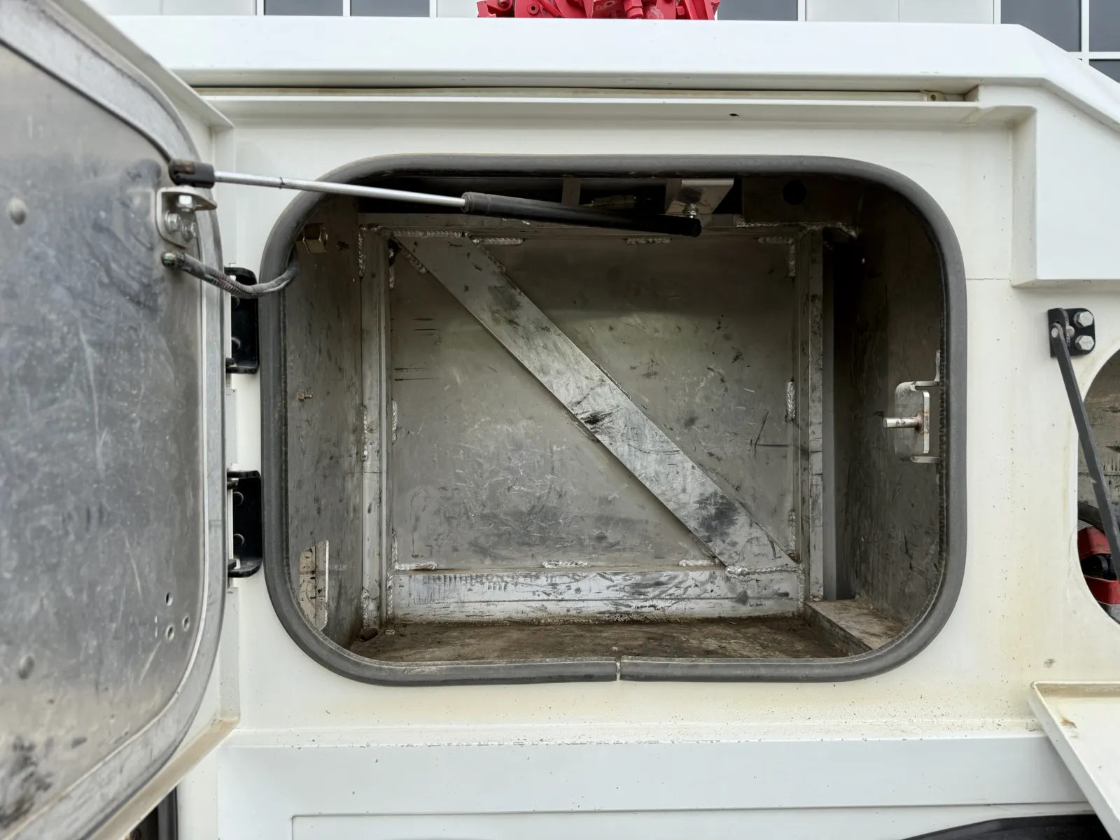 2017 Peterbilt 389 - image 17