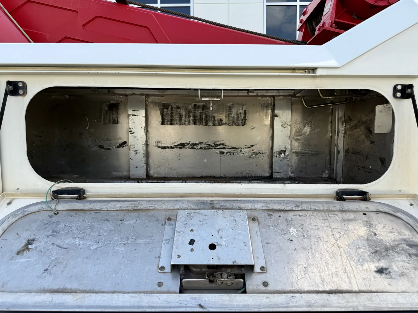 2017 Peterbilt 389 - image 24