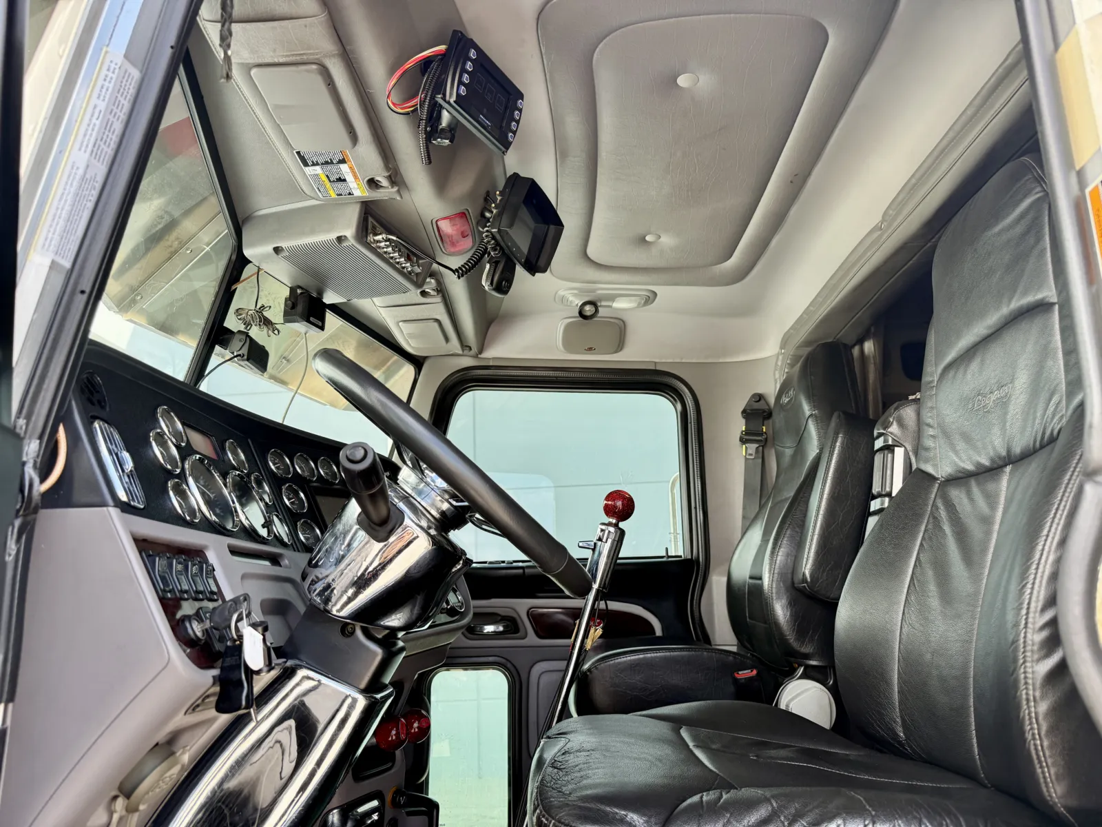 2017 Peterbilt 389 - image 28