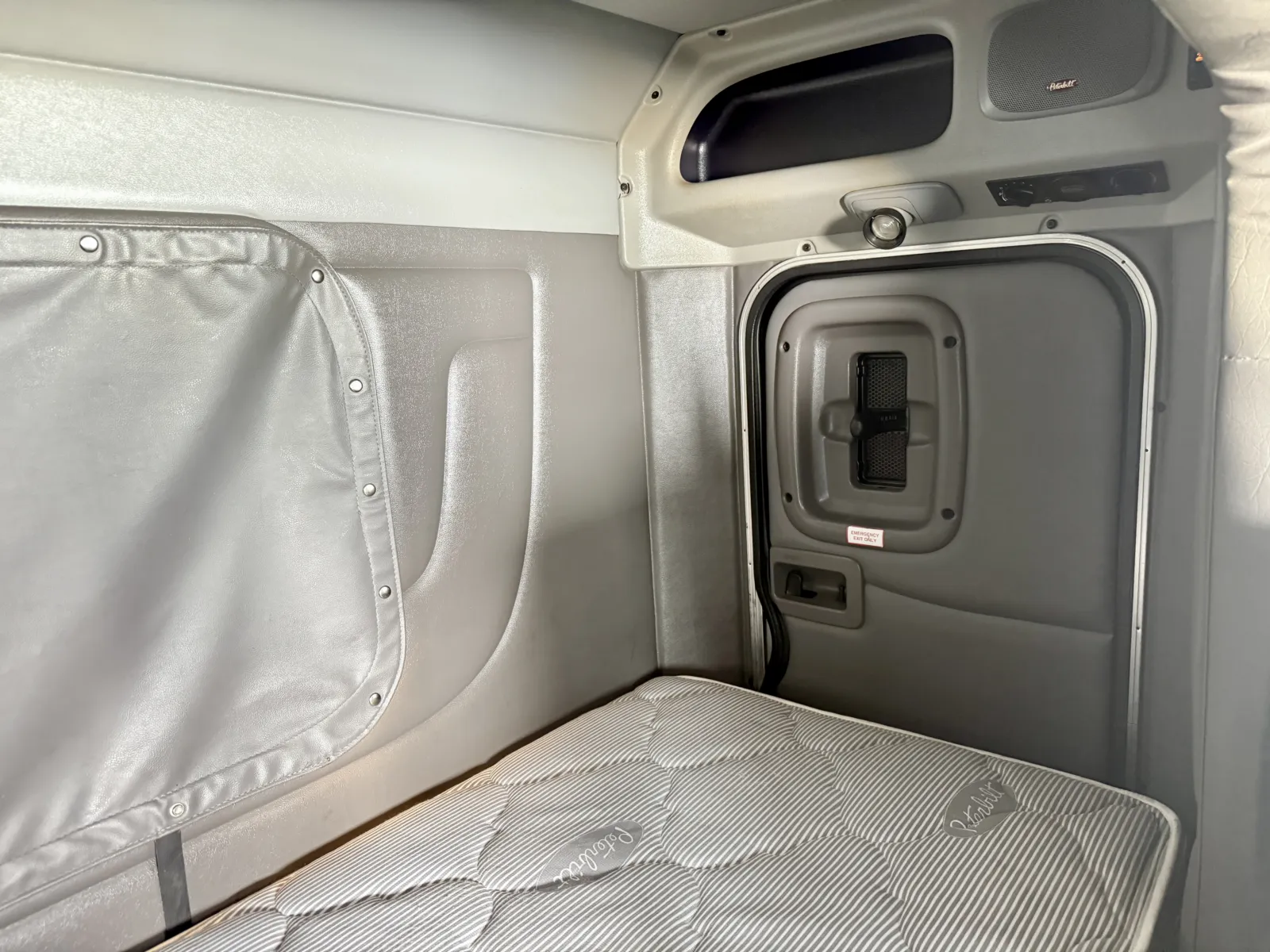 2017 Peterbilt 389 - image 38