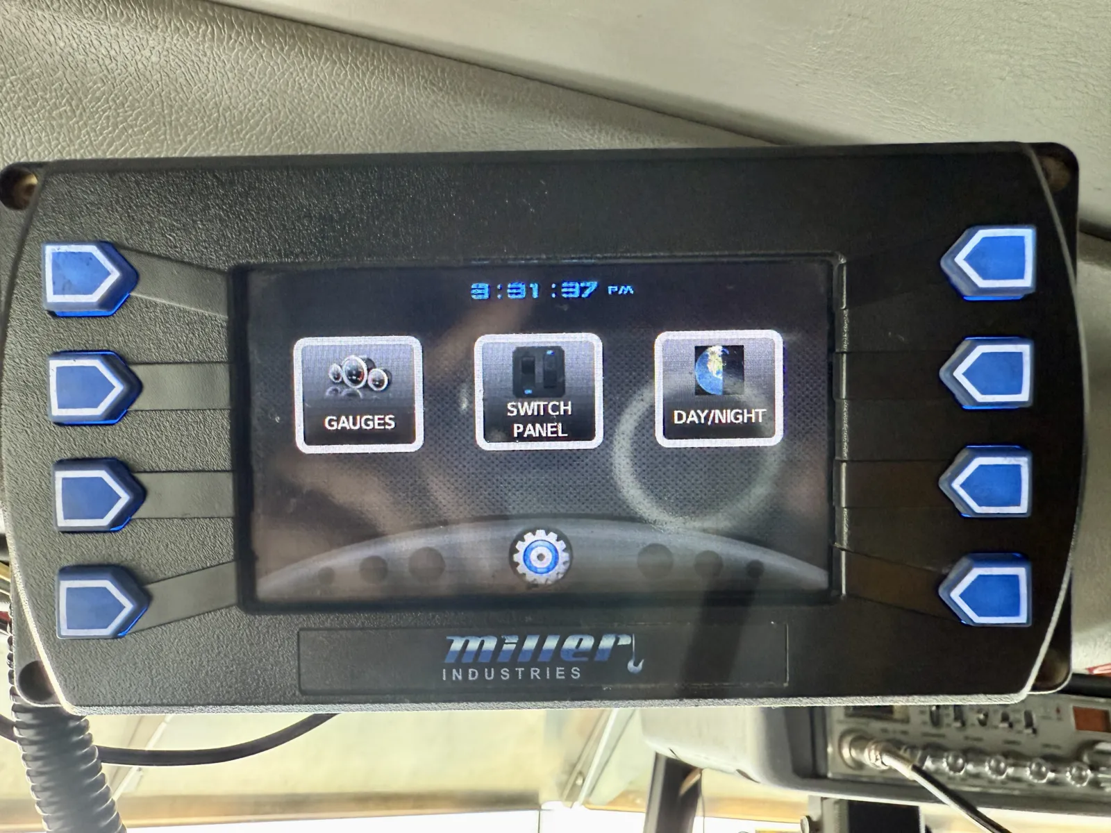 2017 Peterbilt 389 - image 39