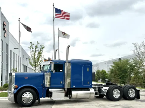 2006 PETERBILT 379 for sale in New Lenox, IL