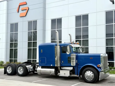 Photos of 2006 PETERBILT 379 for sale in New Lenox, IL at Forge Truck Centers - Illinois