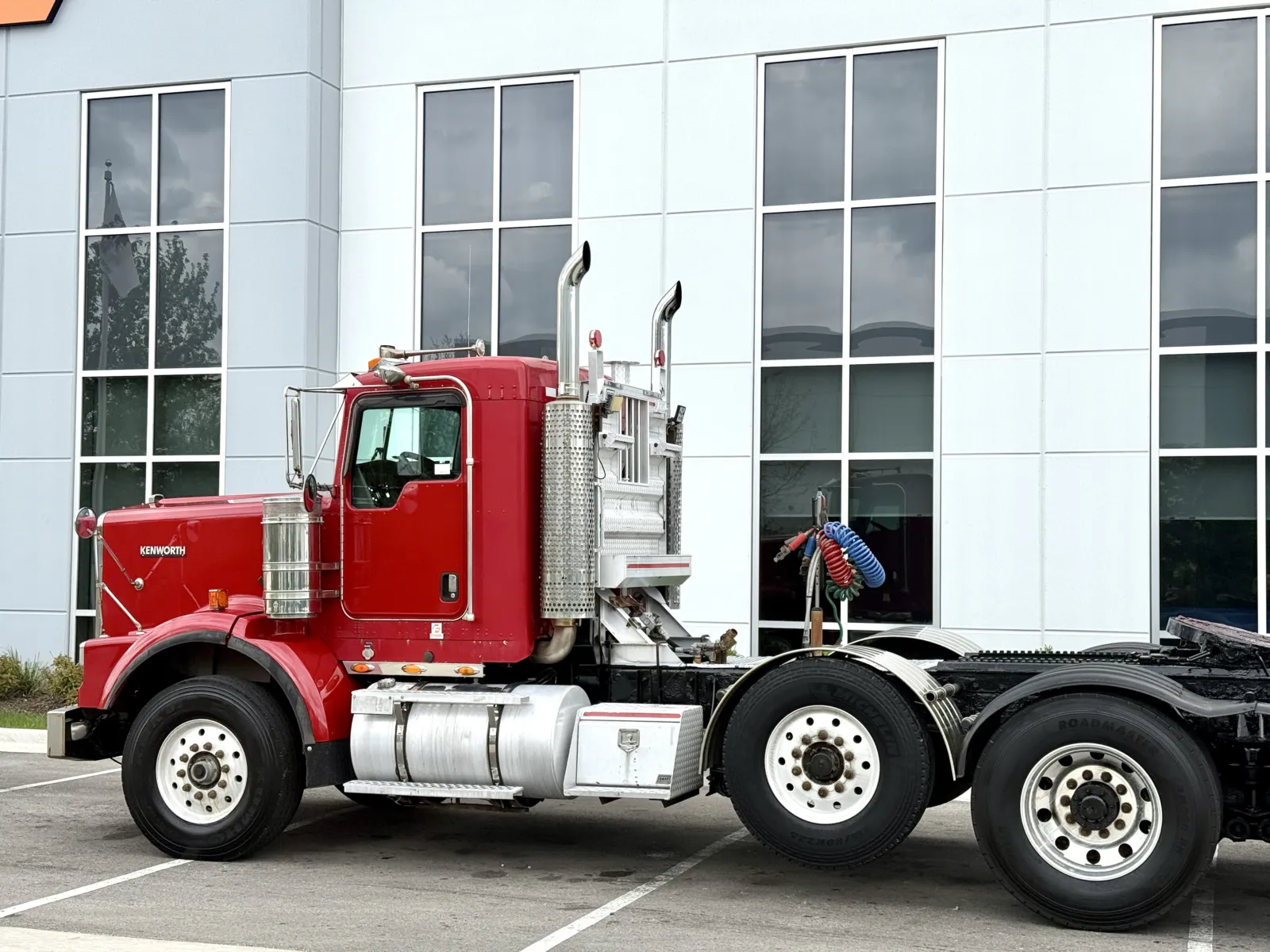 2003 Kenworth T800 - image 8