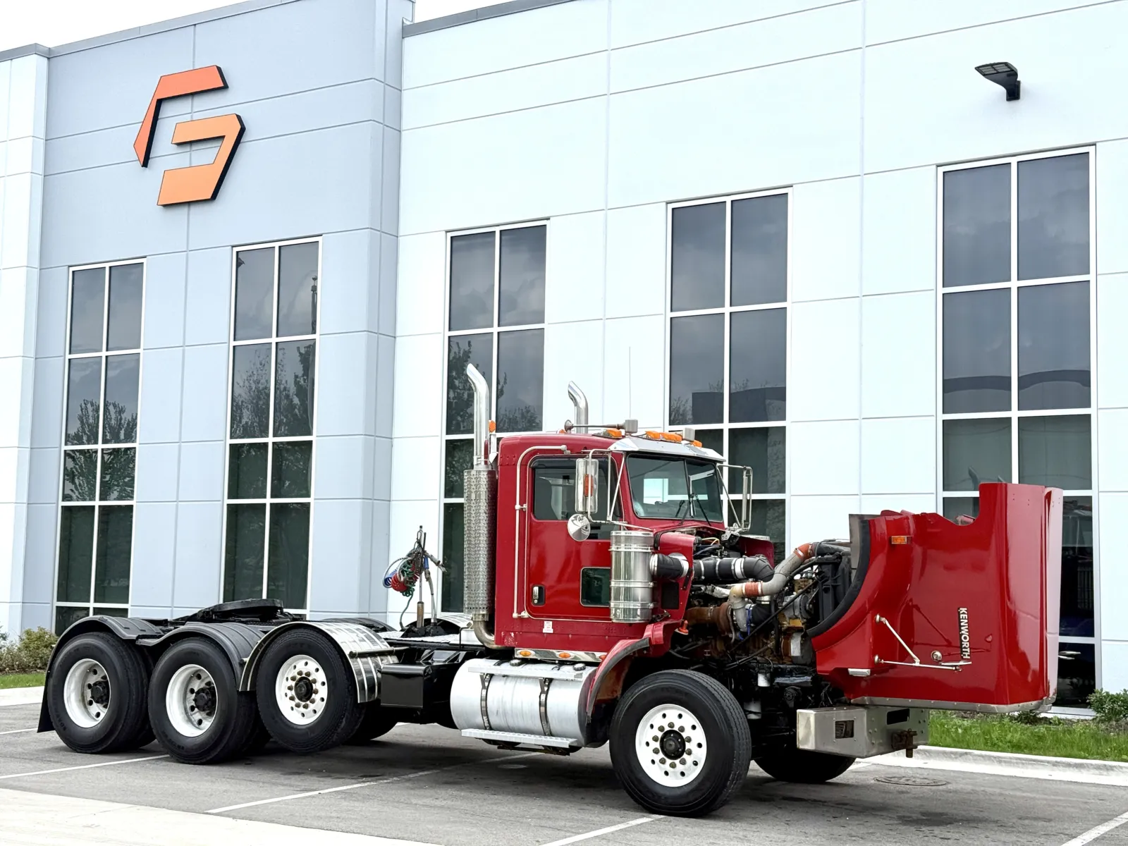 2003 Kenworth T800 - image 9