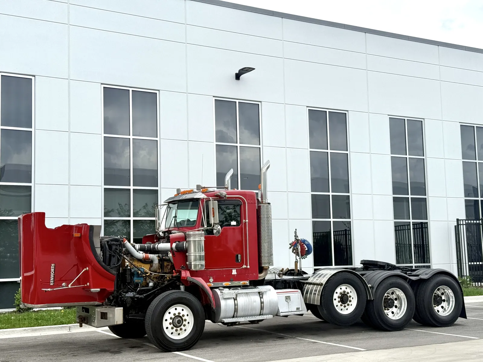 2003 Kenworth T800 - image 10