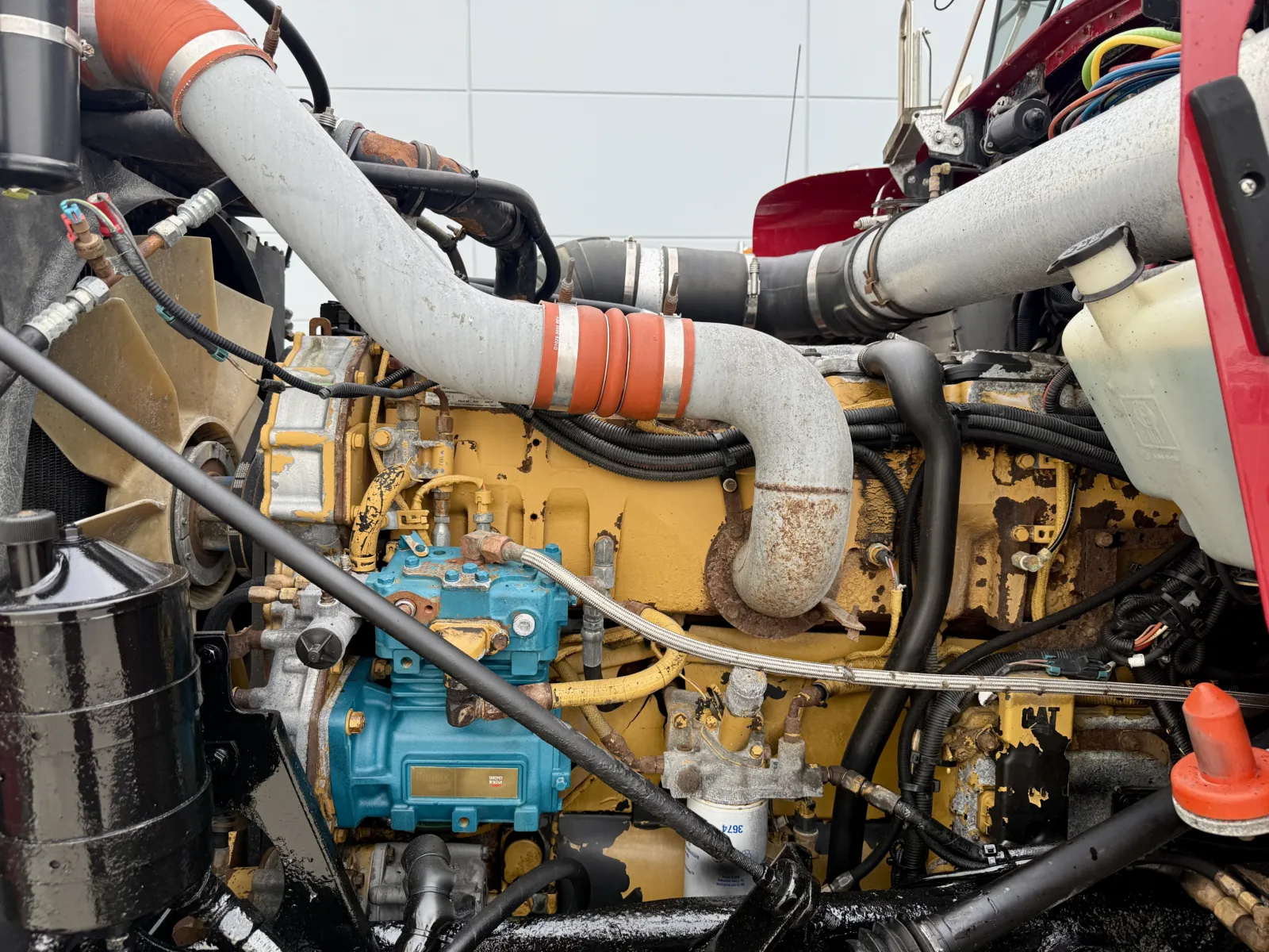 2003 Kenworth T800 - image 12