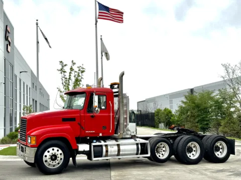 2013 MACK CHU613 for sale in New Lenox, IL