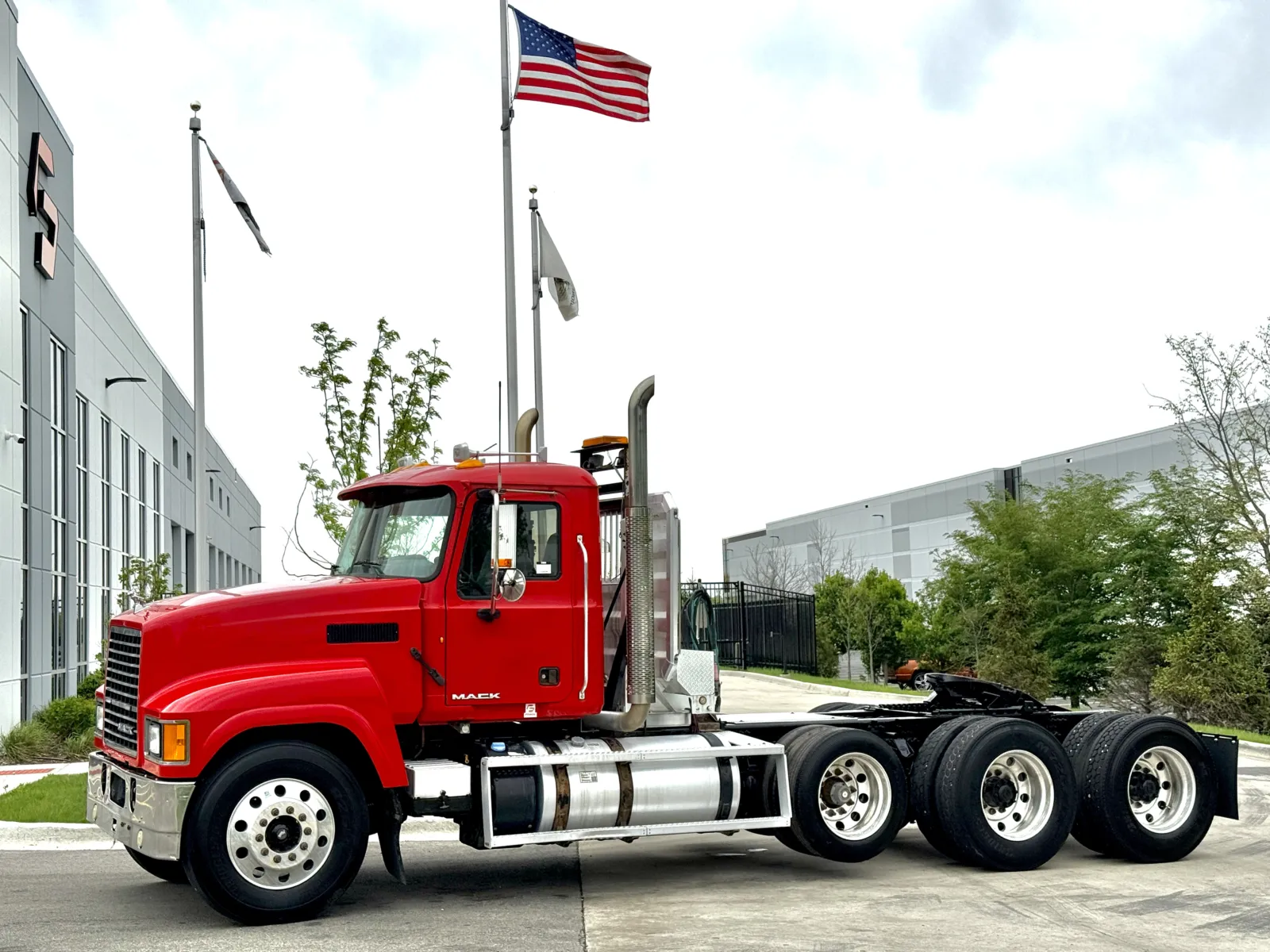 2013 Mack Pinnacle