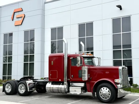 Photos of 2017 PETERBILT 389 for sale in New Lenox, IL at Forge Truck Centers - Illinois