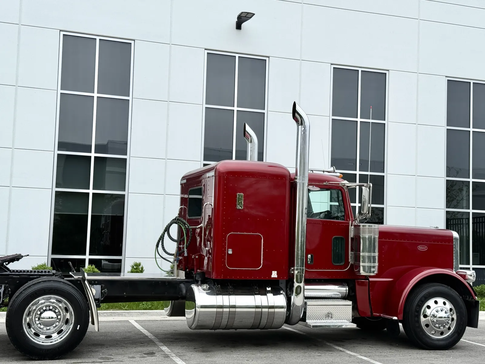 2017 Peterbilt 389 in New Lenox, IL — photo 7