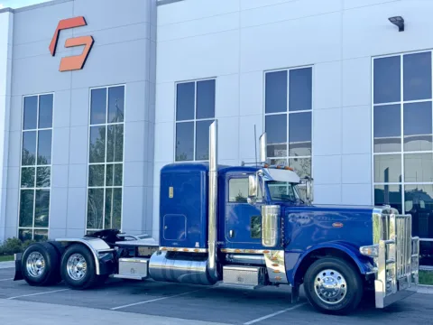 Photos of 2016 PETERBILT 389 for sale in New Lenox, IL at Forge Truck Centers - Illinois