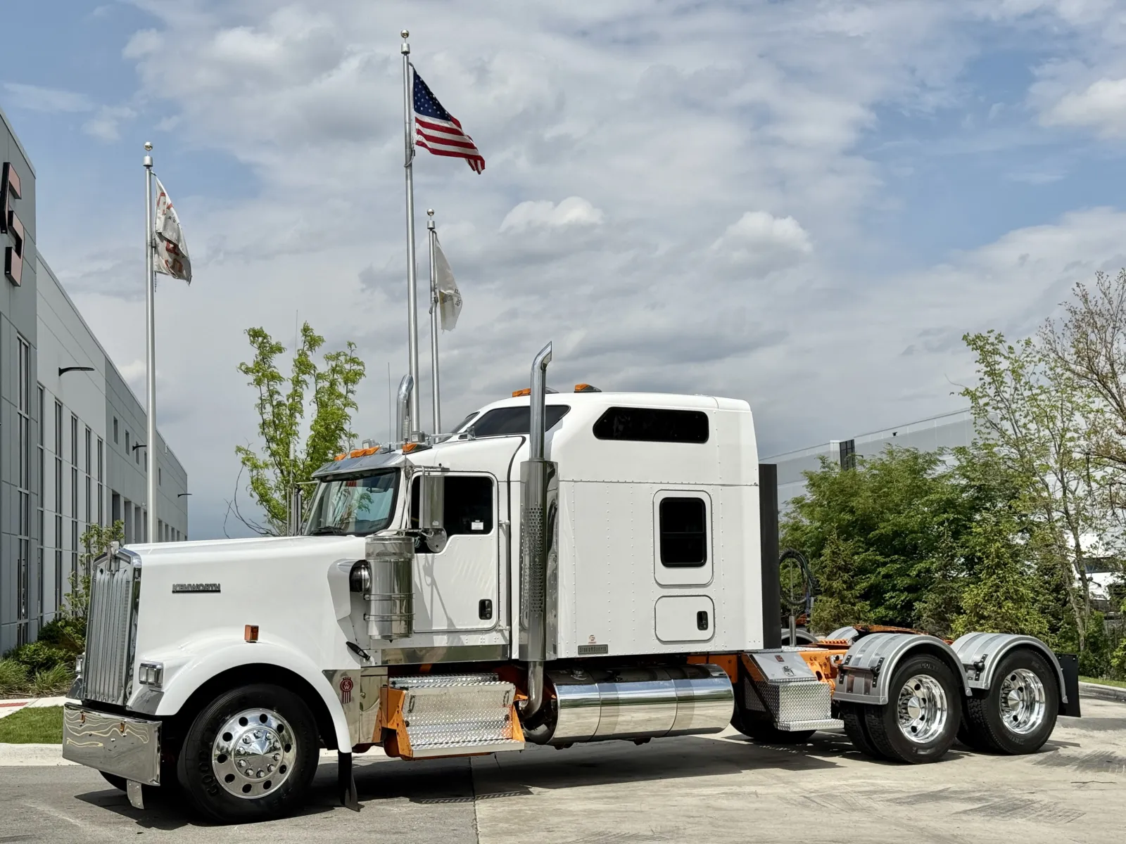 2018 KENWORTH W900 for sale in New Lenox, IL