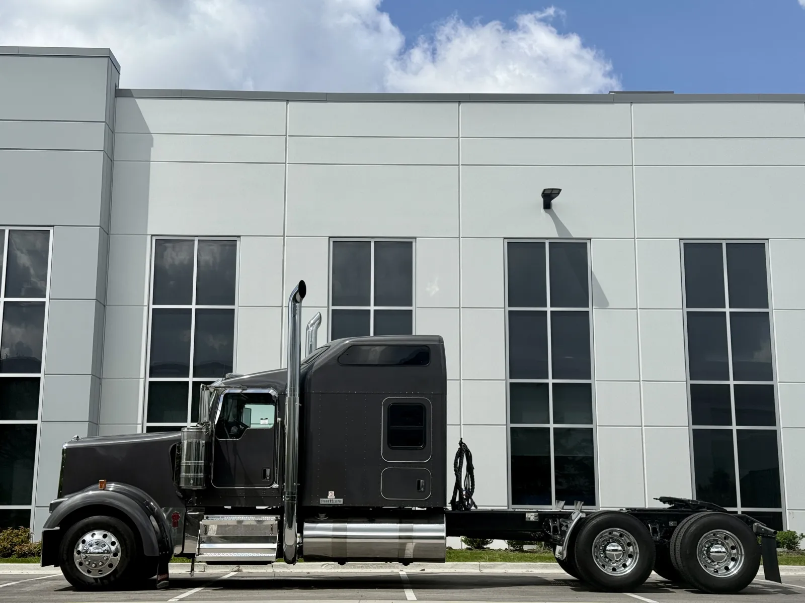 2019 Kenworth W900 in New Lenox, IL — photo 4