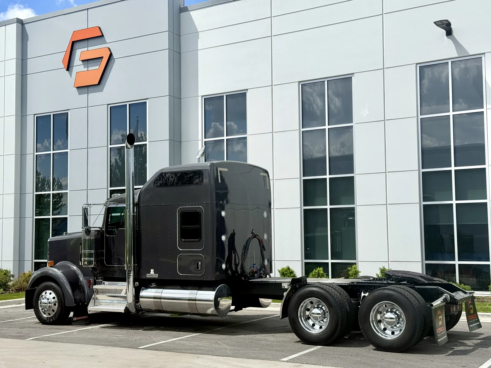 2019 Kenworth W900 in New Lenox, IL — photo 6