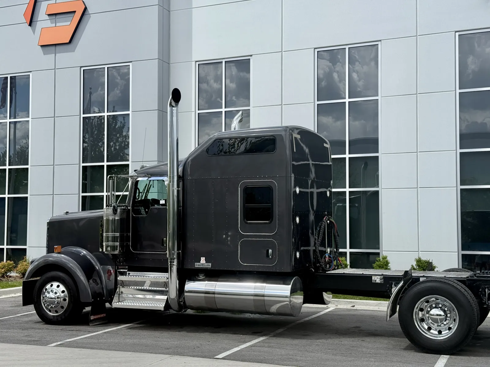 2019 Kenworth W900 in New Lenox, IL — photo 8