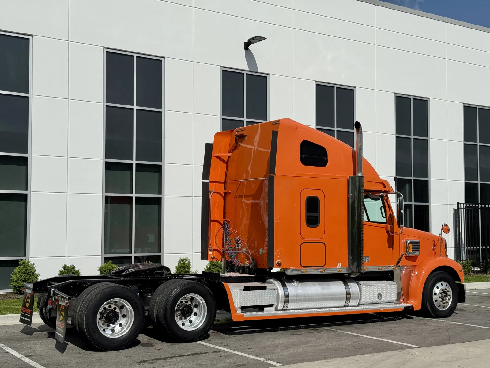 2014 Freightliner Coronado in New Lenox, IL — photo 5