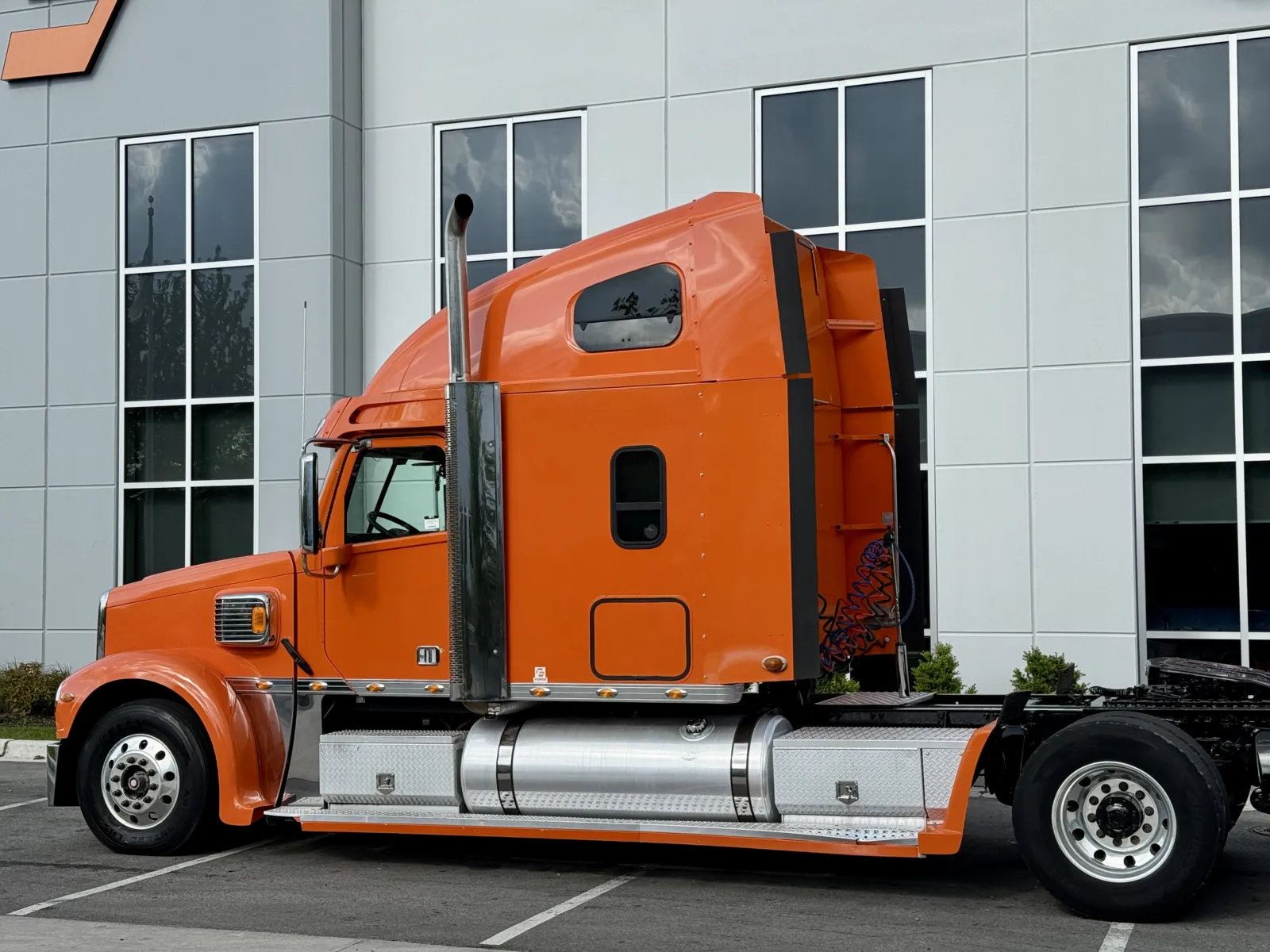 2014 Freightliner Coronado in New Lenox, IL — photo 8