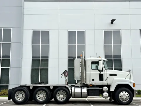 Another view of 2010 MACK CHU613 for sale in New Lenox, IL at Forge Truck Centers - Illinois