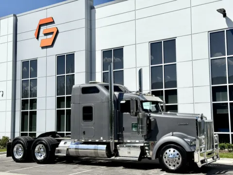 Photos of 2014 KENWORTH W900 for sale in New Lenox, IL at Forge Truck Centers - Illinois
