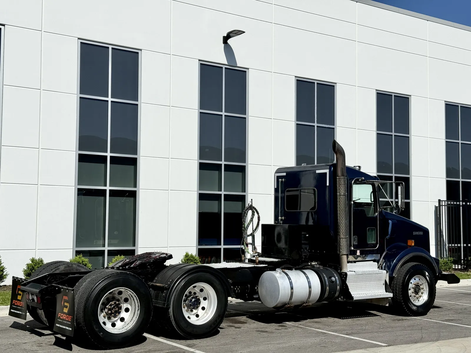 2015 Kenworth T800 in New Lenox, IL — photo 5
