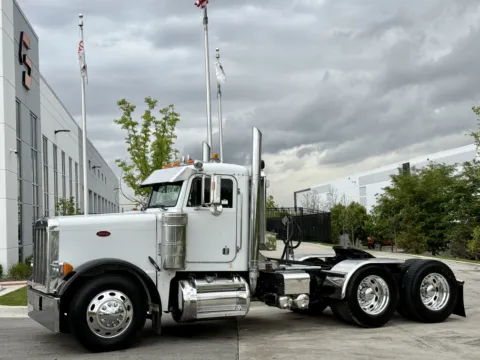 2002 PETERBILT 379 for sale in New Lenox, IL