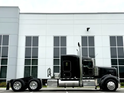 Another view of 2016 KENWORTH W900 for sale in New Lenox, IL at Forge Truck Centers - Illinois