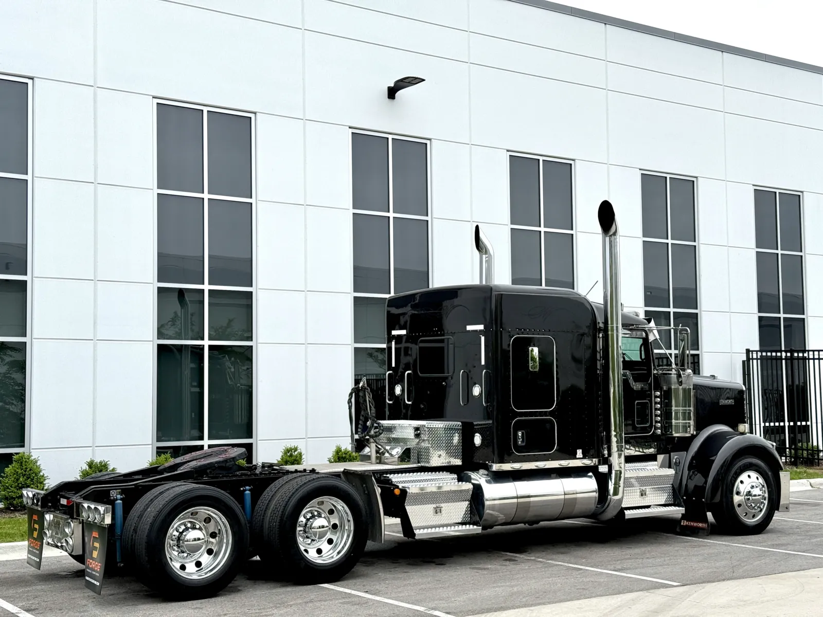 2016 Kenworth W900 in New Lenox, IL — photo 5