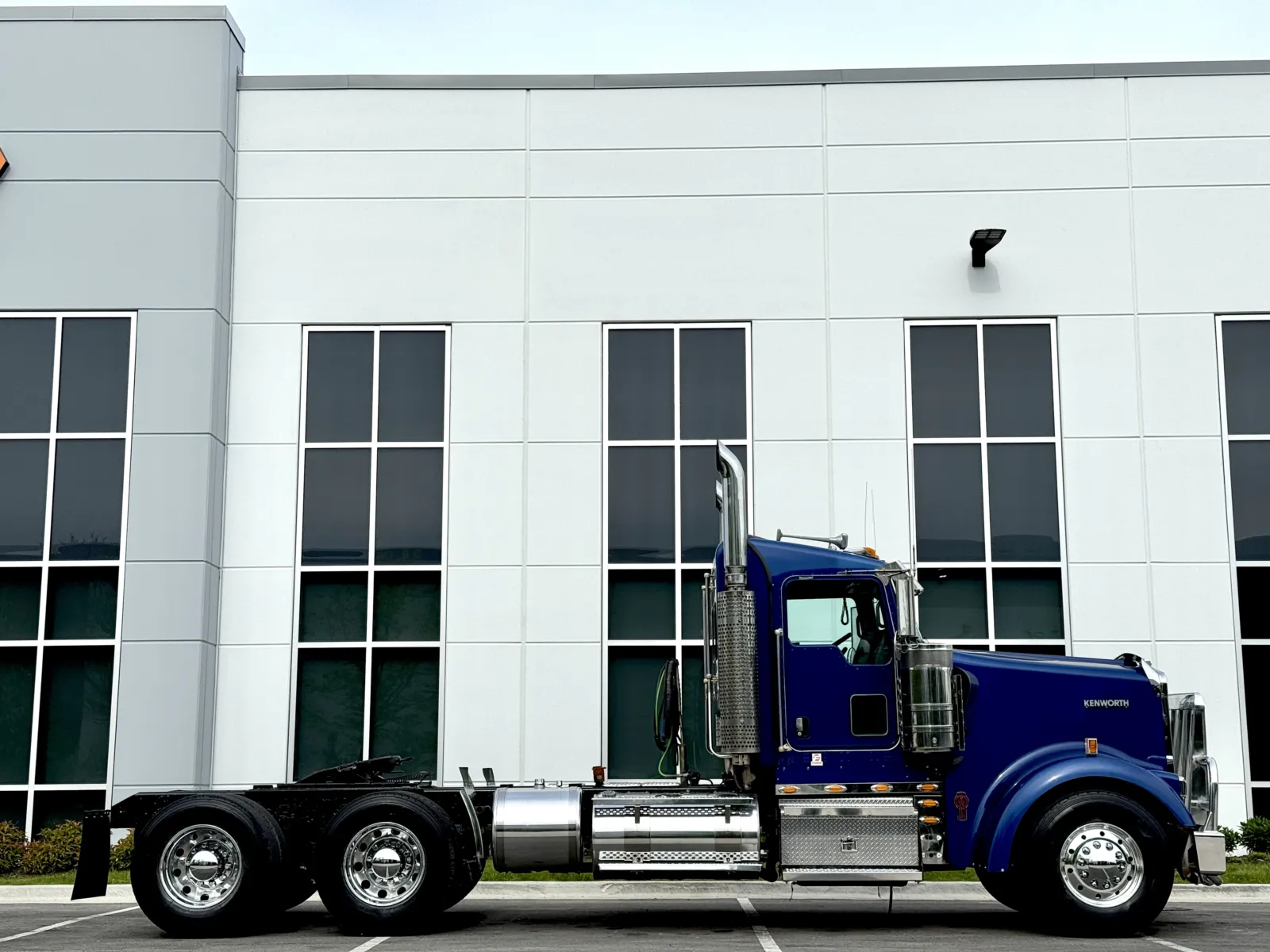 2018 Kenworth W900 in New Lenox, IL — photo 3