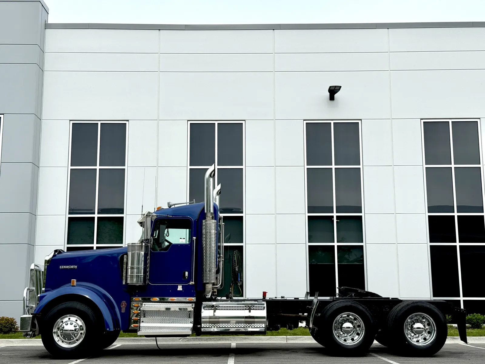 2018 Kenworth W900 in New Lenox, IL — photo 4