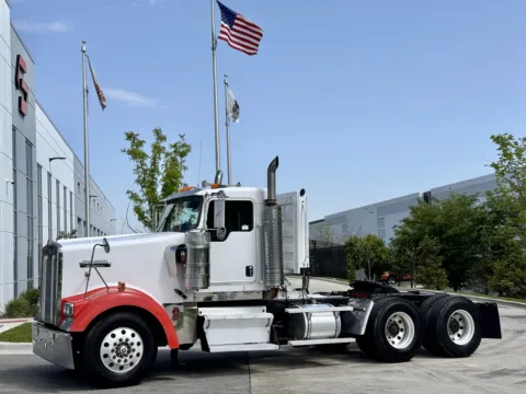 2003 KENWORTH W900 for sale in New Lenox, IL