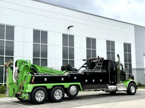 More photos of 2019 KENWORTH T800 at Forge Truck Centers - Illinois, IL