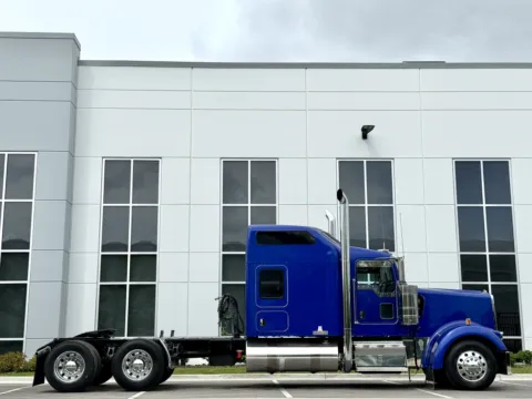 Another view of 2019 KENWORTH W900 for sale in New Lenox, IL at Forge Truck Centers - Illinois