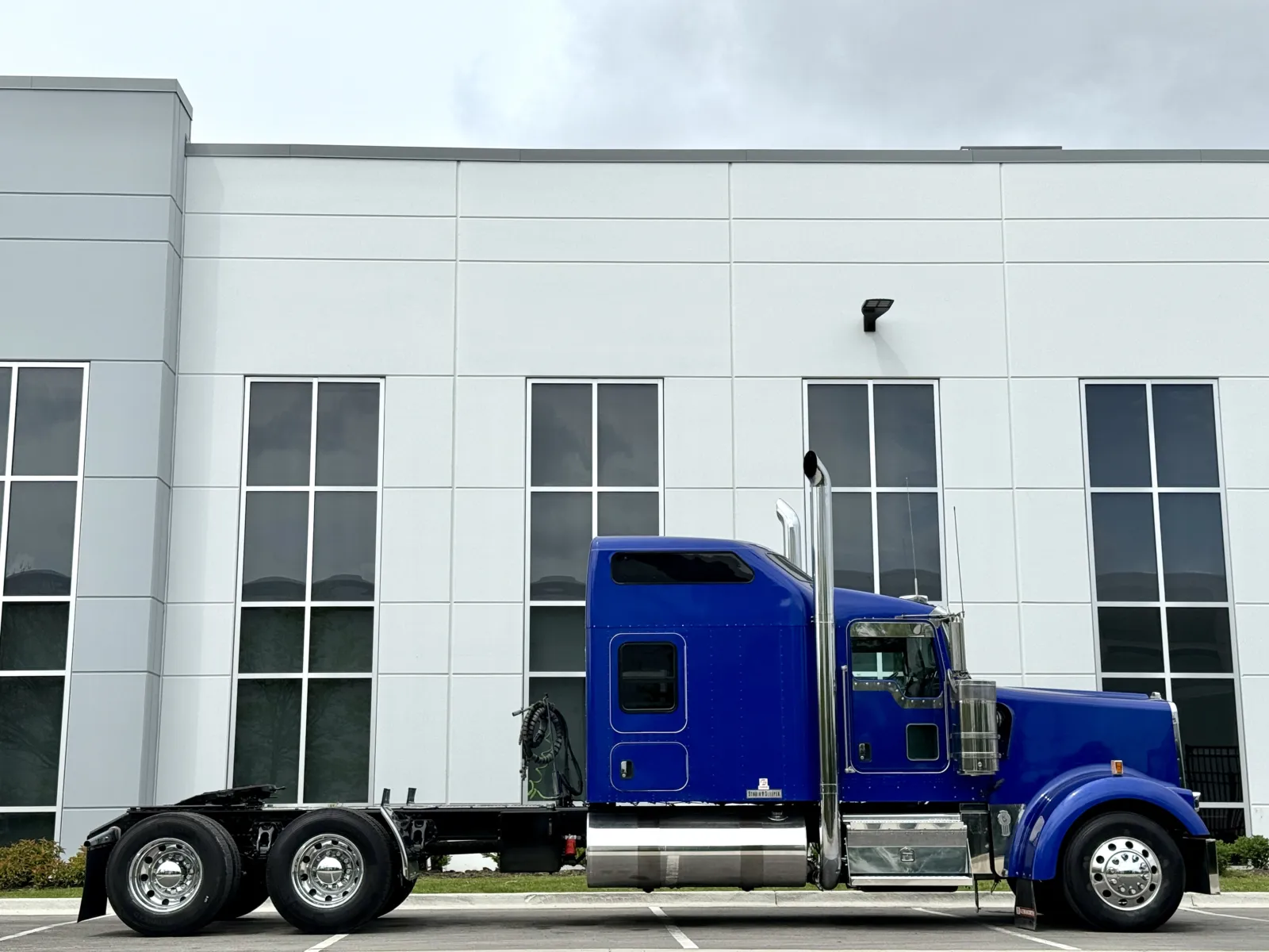 2019 Kenworth W900 in New Lenox, IL — photo 3