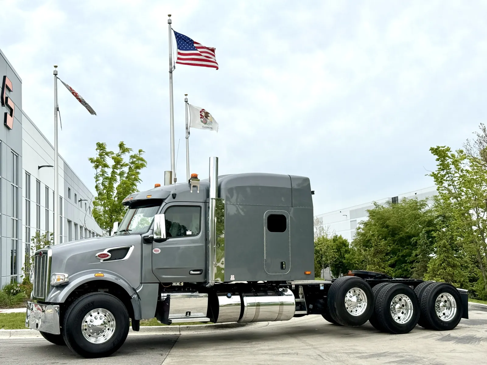2025 PETERBILT 567 for sale in New Lenox, IL