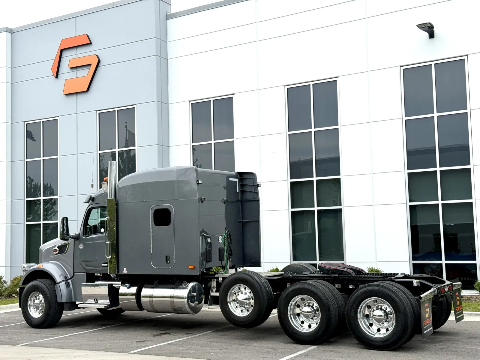 2025 Peterbilt 567 in New Lenox, IL — photo 6