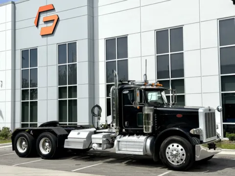 Photos of 2006 PETERBILT 379 for sale in New Lenox, IL at Forge Truck Centers - Illinois