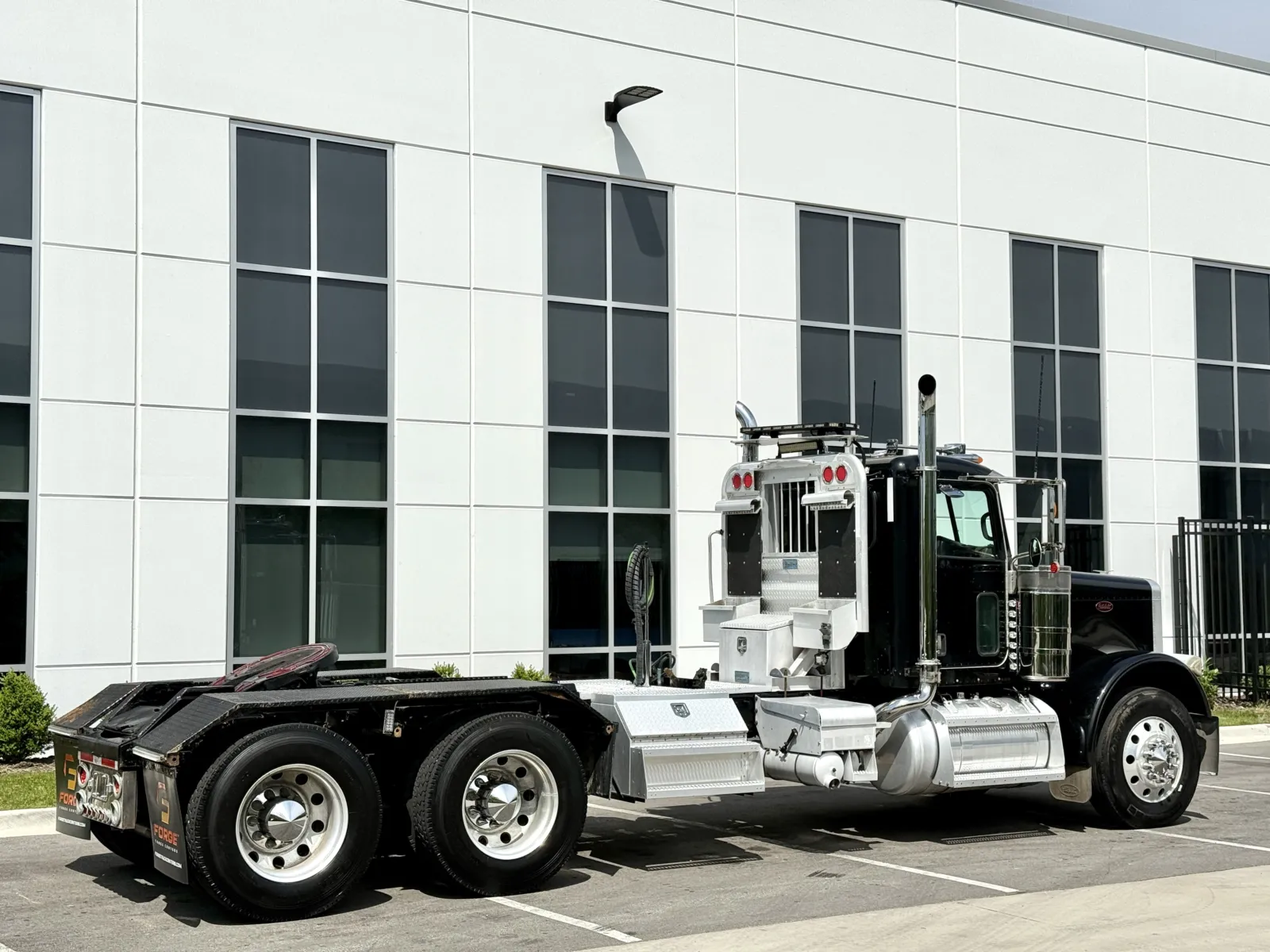 2006 Peterbilt 379 in New Lenox, IL — photo 5