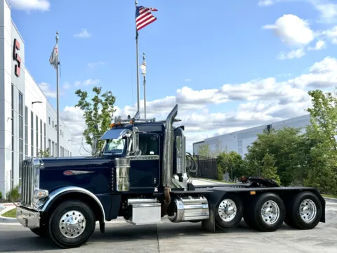2012 PETERBILT 389 for sale in New Lenox, IL