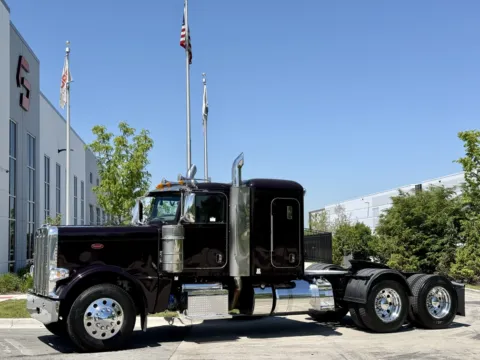 2023 PETERBILT 389 for sale in New Lenox, IL