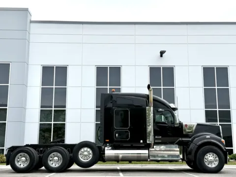 Another view of 2025 KENWORTH W990 for sale in New Lenox, IL at Forge Truck Centers - Illinois