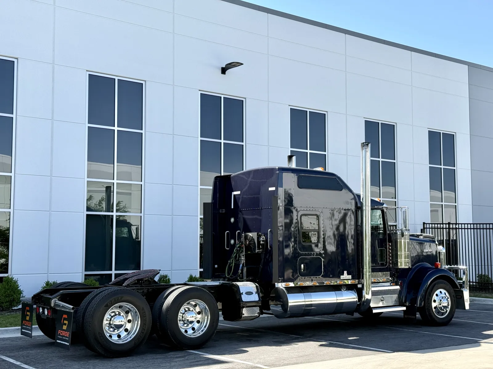 2018 Kenworth W900 in New Lenox, IL — photo 5