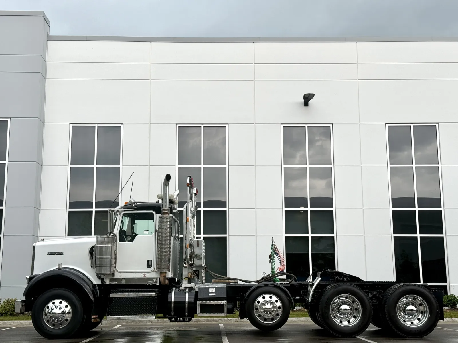 2007 Kenworth W900 in New Lenox, IL — photo 4