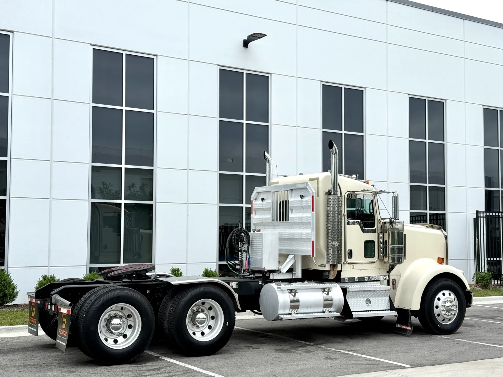 2018 Kenworth W900 in New Lenox, IL — photo 5