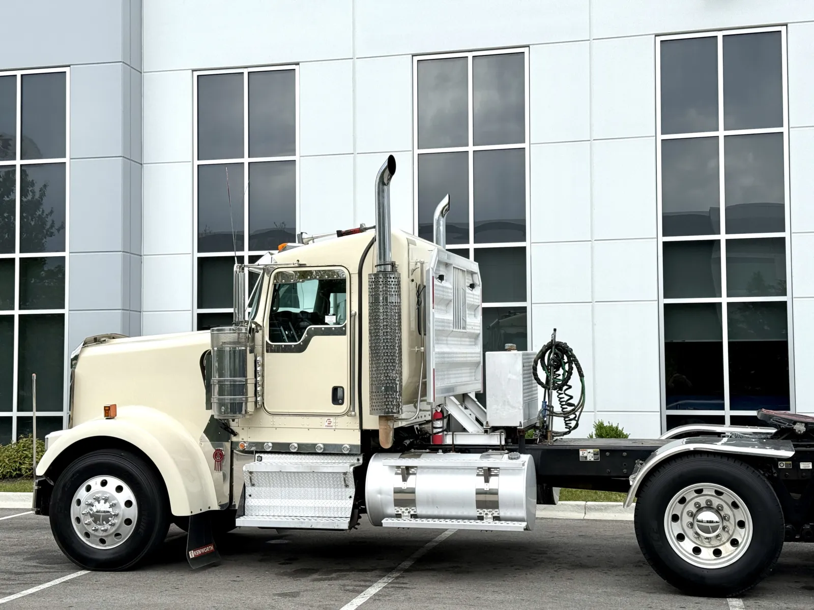 2018 Kenworth W900 in New Lenox, IL — photo 8