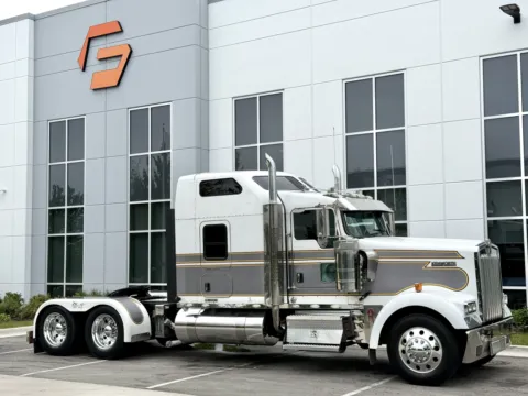 Photos of 2015 KENWORTH W900 for sale in New Lenox, IL at Forge Truck Centers - Illinois