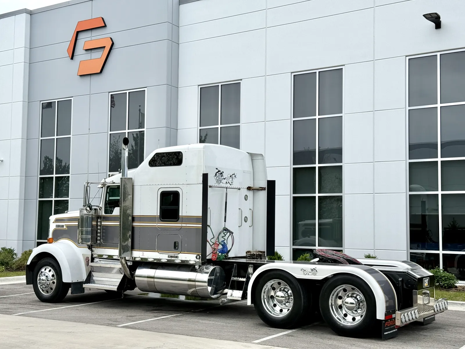 2015 Kenworth W900 in New Lenox, IL — photo 6