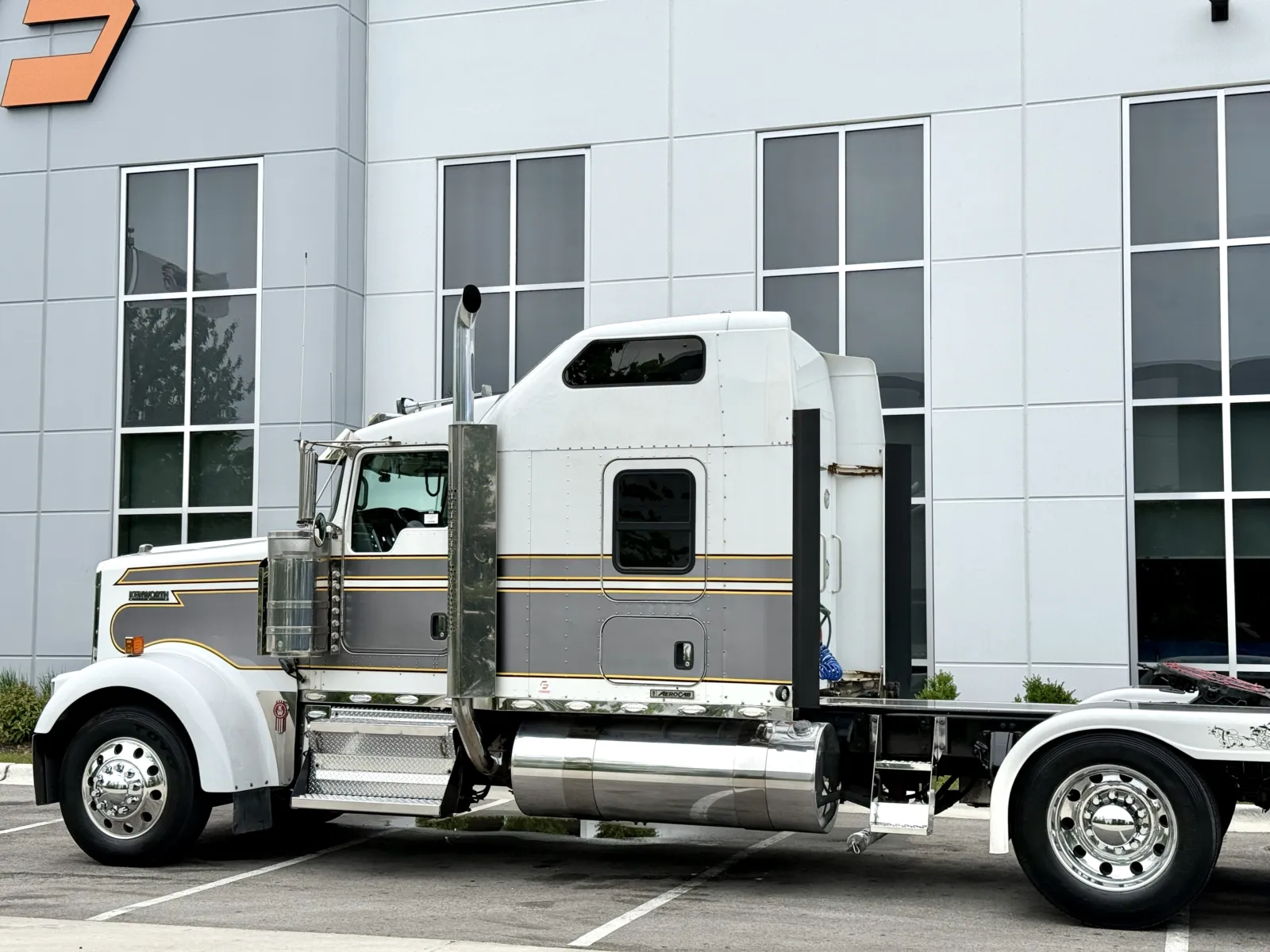 2015 Kenworth W900 in New Lenox, IL — photo 8